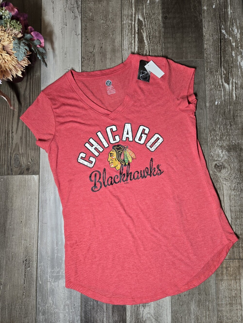 NWT NHL Women's Red V-Neck Chicago Blackhawks Tee Size Small Hockey Fan